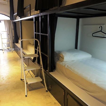 Seek Sleep Hostel กรุงเทพมหานคร ภายนอก รูปภาพ
