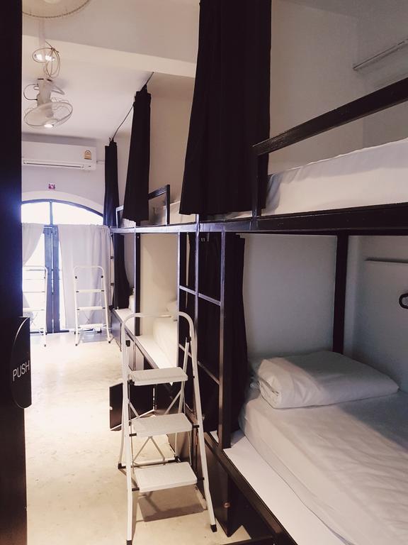 Seek Sleep Hostel กรุงเทพมหานคร ภายนอก รูปภาพ