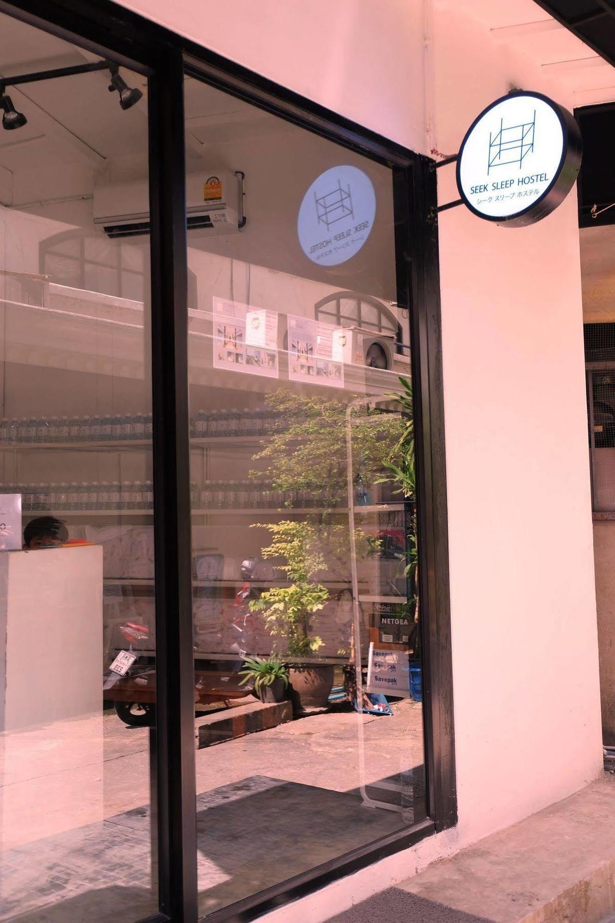 Seek Sleep Hostel กรุงเทพมหานคร ภายนอก รูปภาพ
