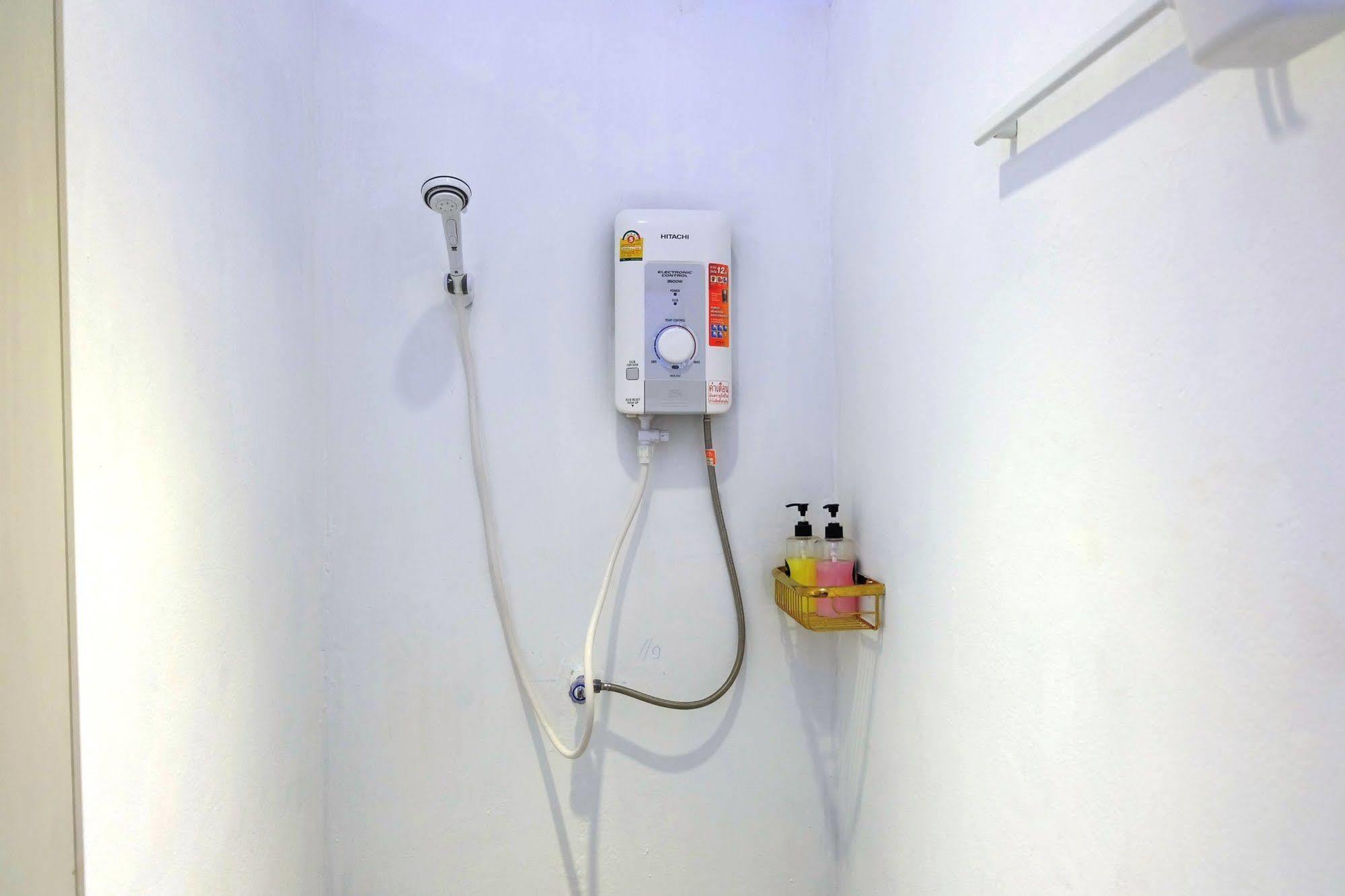 Seek Sleep Hostel กรุงเทพมหานคร ภายนอก รูปภาพ