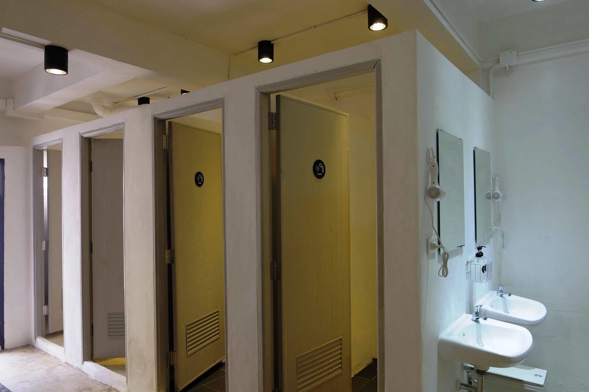 Seek Sleep Hostel กรุงเทพมหานคร ภายนอก รูปภาพ