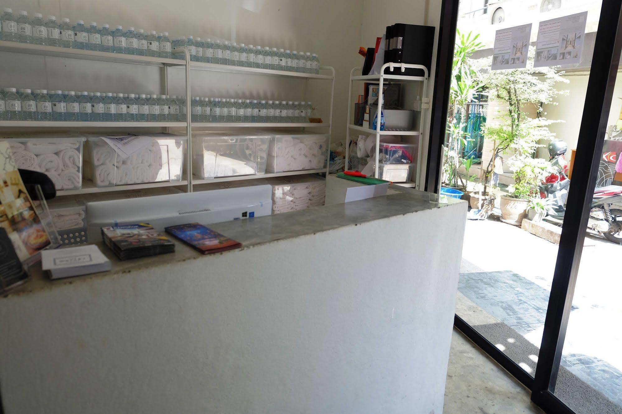 Seek Sleep Hostel กรุงเทพมหานคร ภายนอก รูปภาพ